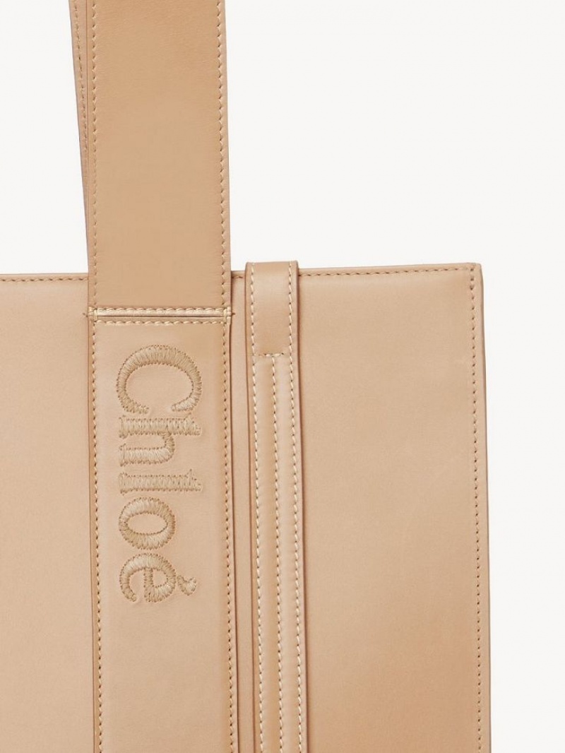 Light Tan Chloe Medium Woody Tote Bags | CHE-SR13353